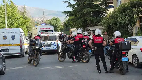 Tabancayla kızını öldürdü