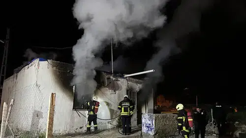 Metruk evde çıkan yangın söndürüldü
