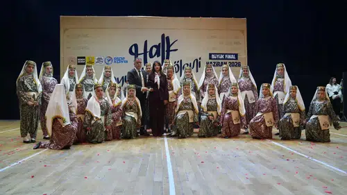 Halk oyunlarında büyük final: Konya'da şampiyonlar ödüllerine kavuştu!