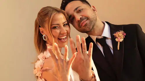 Derya Uluğ ve Asil Gök nişanlandı