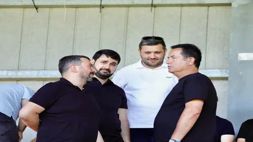 Konyaspor yönetimi Acun Ilıcalı ile tribündeydi