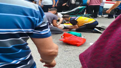 TIR'ın altında kalan yaya ağır yaralandı