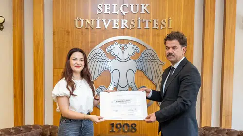 Yarım asırlık gurur: Selçuk Üniversitesi 500 bin mezuna ulaştı