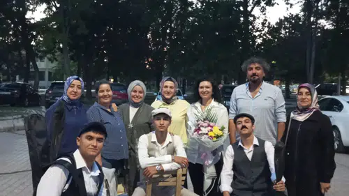 USTA ELLER YETENEKLERİNİ SAHNEYE TAŞIDI