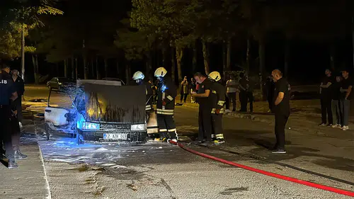 Seydişehir'de park halindeki otomobil yandı