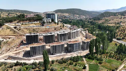 Konya'nın o bölgesinde TOKİ sevinci! 3. etap konutları hızla yükseliyor
