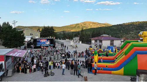 “Sinema Günleri” ve “Çocuk Şenliği” ilçelerde yaz akşamlarına renk katıyor