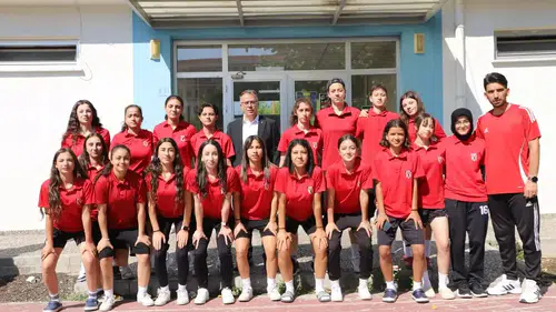 Konya'nın kadın futbol takımı yarı finale hazırlanıyor!