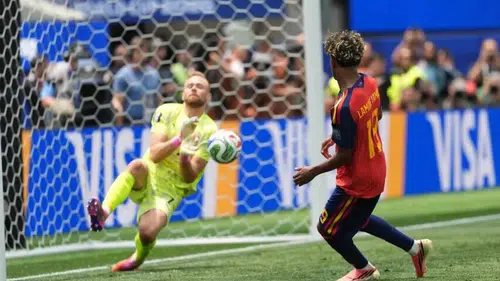 İspanya, Avusturya'yı 3-0 mağlup etti