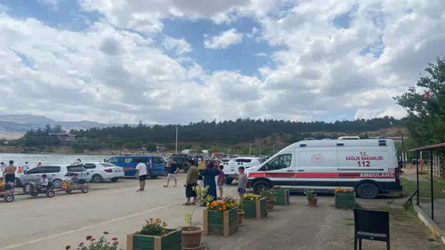 Batan kayıktaki 7 kişi kurtarıldı