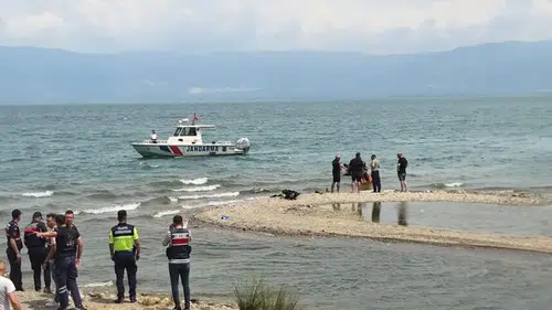 İznik Gölü'ne girdikten sonra kaybolan 2 kişinin cesedi bulundu