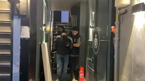Motosiklette uzun namlulu silah ve el yapımı bomba ele geçirildi