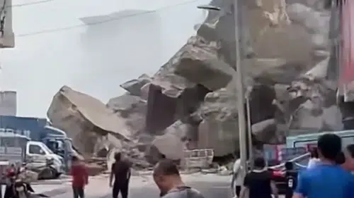 Çin'in güneybatısındaki Çongçing'de heyelan meydana geldi