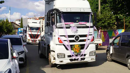 TIR gelin arabası oldu