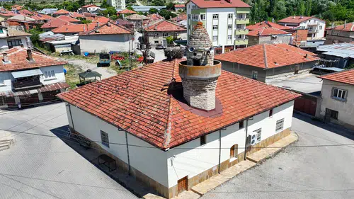 Konya'daki 661 yıllık cami ahşap işçiliğiyle dikkat çekiyor