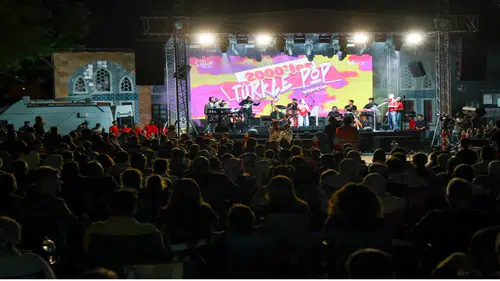 2000’ler Türkçe Pop Konseri coşkusu yaşandı
