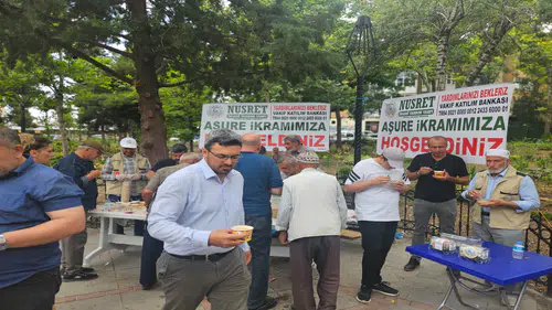 Nusret İnsani Yardım Vakfı'ndan aşure ikramı