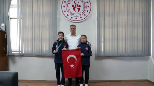 Konya’dan milli gurur: Başarılı sporcular İl Müdürü Çintimar’la buluştu!