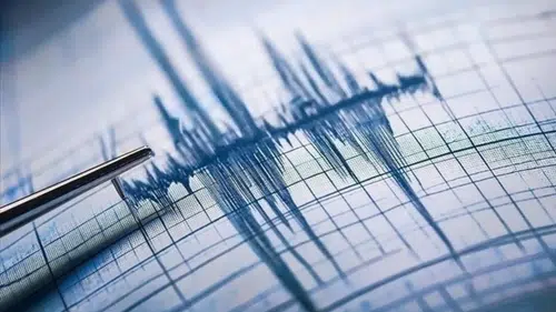 Papua Yeni Gine'de 6,4 büyüklüğünde deprem