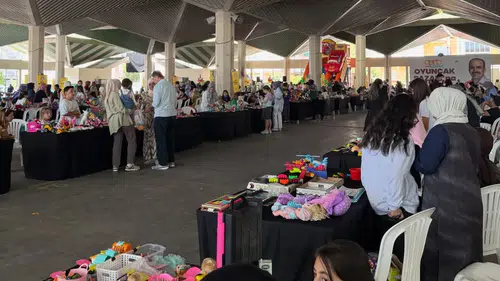Konya'nın ikinci el oyuncak pazarına yoğun ilgi
