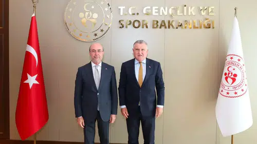 Selçuklu’nun gençlik ve spor vizyonu Bakan Bak’la masada