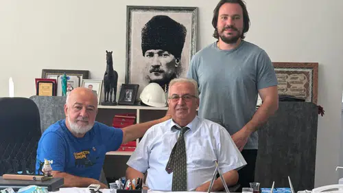 DOSTLAR BİR ARAYA GELMİŞ