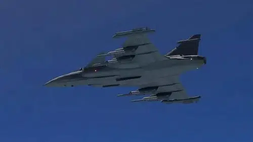 Macaristan'da savaş uçağı düştü