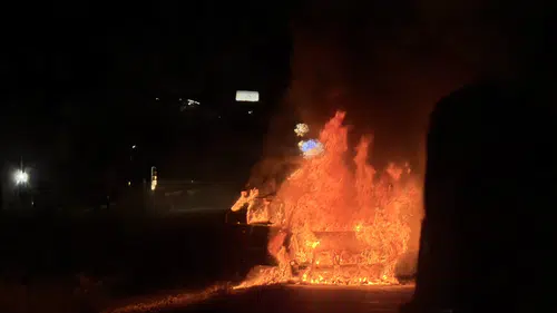 Konya'da otomobil seyir halindeyken alev aldı