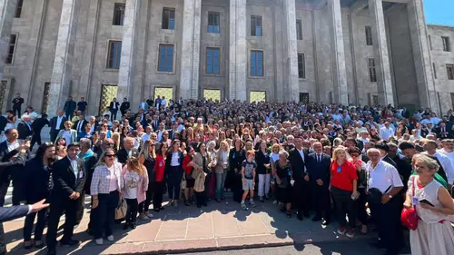 CHP'nin TBMM aile fotoğrafı! Konya Vekili Bektaş paylaştı