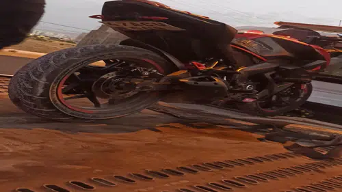Refüje çarpan motosikletin sürücüsü öldü