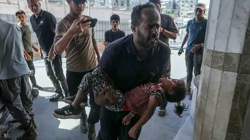 İsrail, ateşkese rağmen Gazze'de yerinden edilenlerin kaldığı çadırlara saldırdı