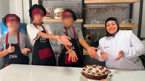 Karatay Çocuk Evleri Sitesi'nde çocuklar mutfağa girdi: Hem öğrendiler hem lezzet ürettiler