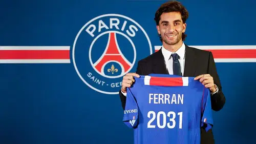 Paris Saint-Germain, Ferran Torres'i transfer etti