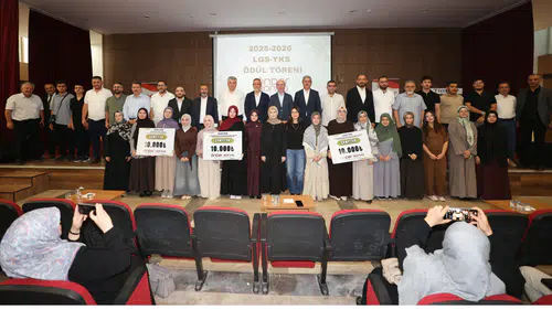Konya’da İmam Hatipli 30 öğrenci başarılarıyla ödüllendirildi