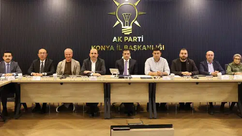 AK Parti Konya teşkilatı tam kadro toplandı