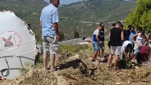 Beyşehir-Antalya yolunda korkutan kaza: Tanker yan yattı