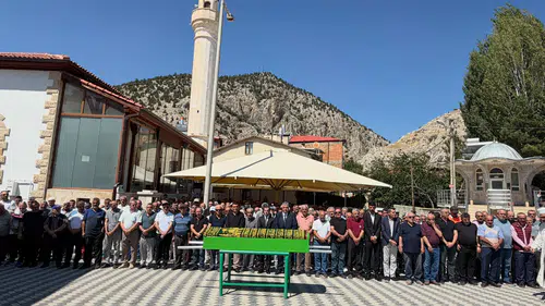 Konyalı eski belediye başkanı toprağa verildi!