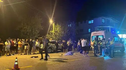Otomobille çarpışan motosikletteki 2 kişi öldü