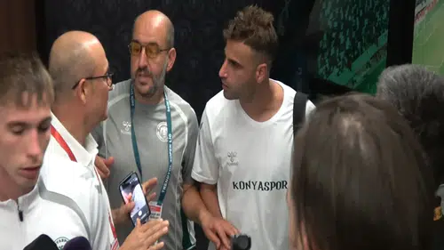 Konyaspor’da Deniz Türüç TFF temsilcisine tepki gösterdi