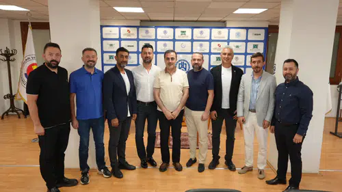 Siyah Çoraplılar’dan Selçuk Öztürk’e ziyaret