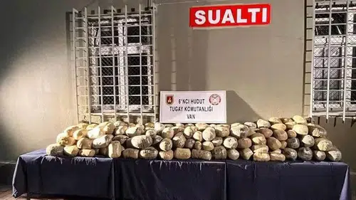412 kilo uyuşturucu ele geçirdi
