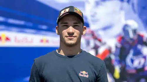 Milli motosikletçi Can Öncü, ilk yarışı kazandı