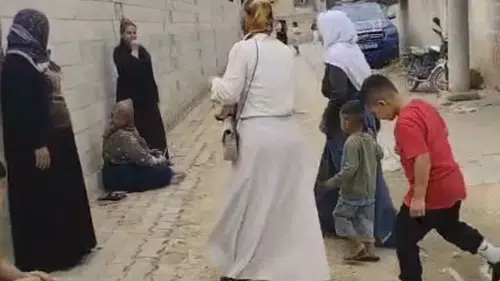 Ev sahibini bıçaklayıp sandalyeye bağladılar, gasbettikleri altınlarla kaçtılar
