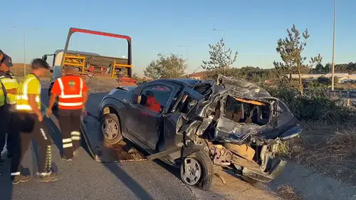 TIR, hafif ticari araca çarptı