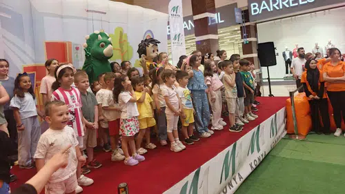 Çimen ve Eymen Real AVM'de çocuklarla buluştu!