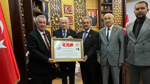 MHP Lideri Bahçeli Konyalı Şehit aileleri ile görüştü!