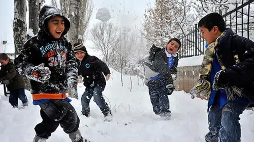 Eğitime kar engeli: O illerde okullar tatil!