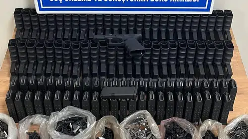 Konya'da valizinde tabanca parçaları bulunan zanlı tutuklandı