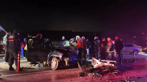 İki otomobil çarpıştı: 2’si ağır 6 yaralı