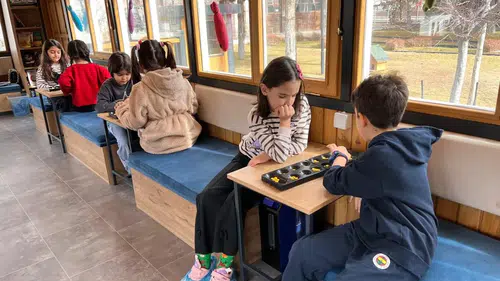 Masal Vagonu’nda doyasıya eğlence: Konyalı çocuklar hünerlerini sergiledi